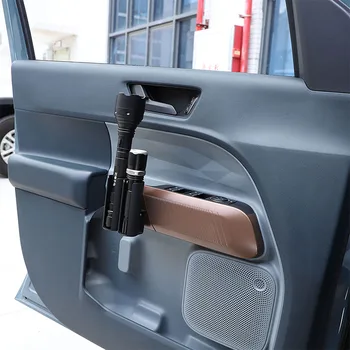 За Ford Maverick 2022-2023 Въглеродна стомана Черна вратата на колата на притежателя на фенерчето довършителни автоаксесоари интериор